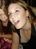 12 pictures - Girls on vacations in downblouse pictures