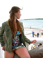 24 pictures - Amazing outdoor upskirt