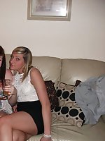 Upskirt pictures - Chicks don't notice amateur upskirt hunter