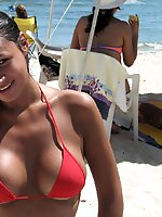 Upskirt pictures - A nude babe at the Apollo