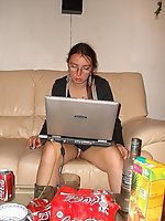 Upskirt pictures - real cheerleader upskirt with no panies picture gallery