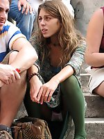 8 pictures - pantyhose no panties candid upskirt foto