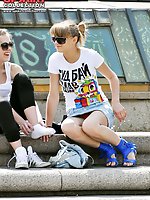 12 pictures - Peek up skirts of chicks in park