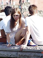 12 pictures - Check out bare pussies up skirts