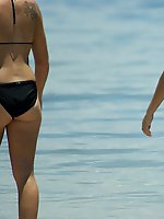 Upskirt pictures - Perfect bikini asses of horny girls
