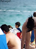 12 pictures - Slim bikini girls sexily posing here