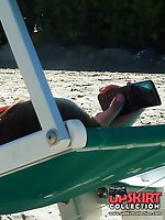 Upskirt pictures - Great voyeur scenes of bikini dolls