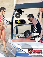 12 pictures - Approaching bikini butts closer