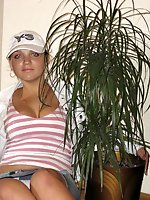 4 pictures - Upskirt sniper gallery