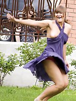 10 pictures - Naughty Brides upskirt photos