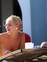 12 pictures - Bikini blonde bared off her nudity