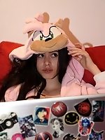 Upskirt pictures - Zaheera Juni Heart Goes Chomp