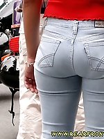 Upskirt pictures - Candid butts in denim