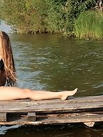 12 pictures - Their bikini butts look like apples