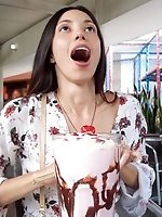 Upskirt pictures - "Julia Campos Milkshake Bonus"