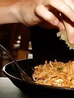 8 pictures - Gaby Mueller Vs Pad Thai